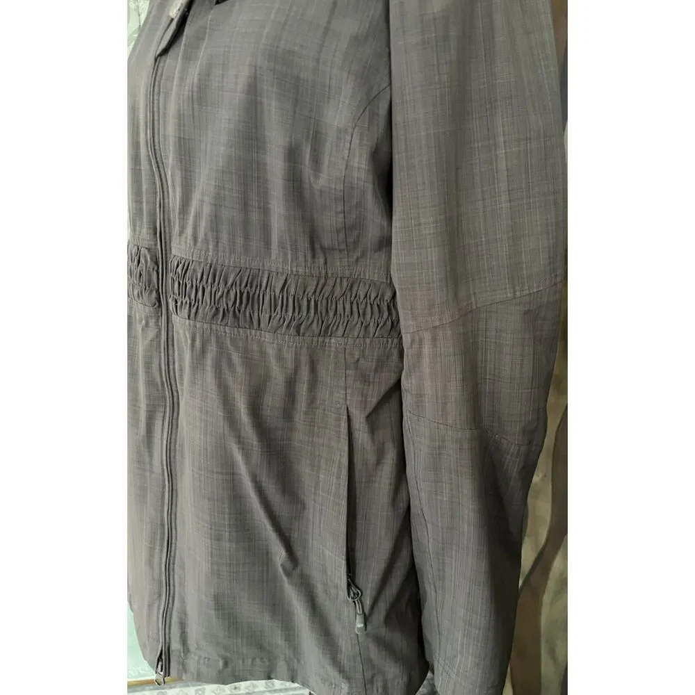 Athleta see photos